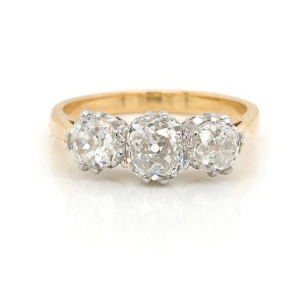 Vintage Old Cut Diamond Three Stone Ring in 18ct Yellow Gold, Circa 1930