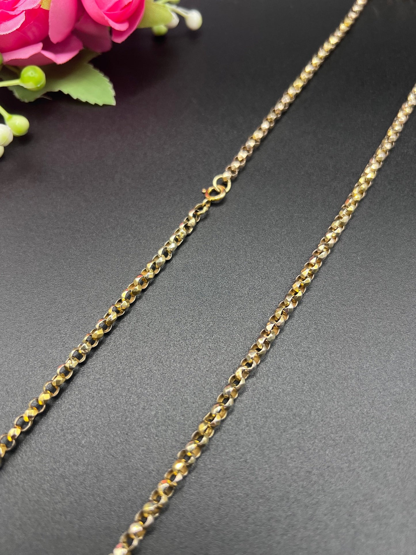 A yellow gold belcher link chain necklace