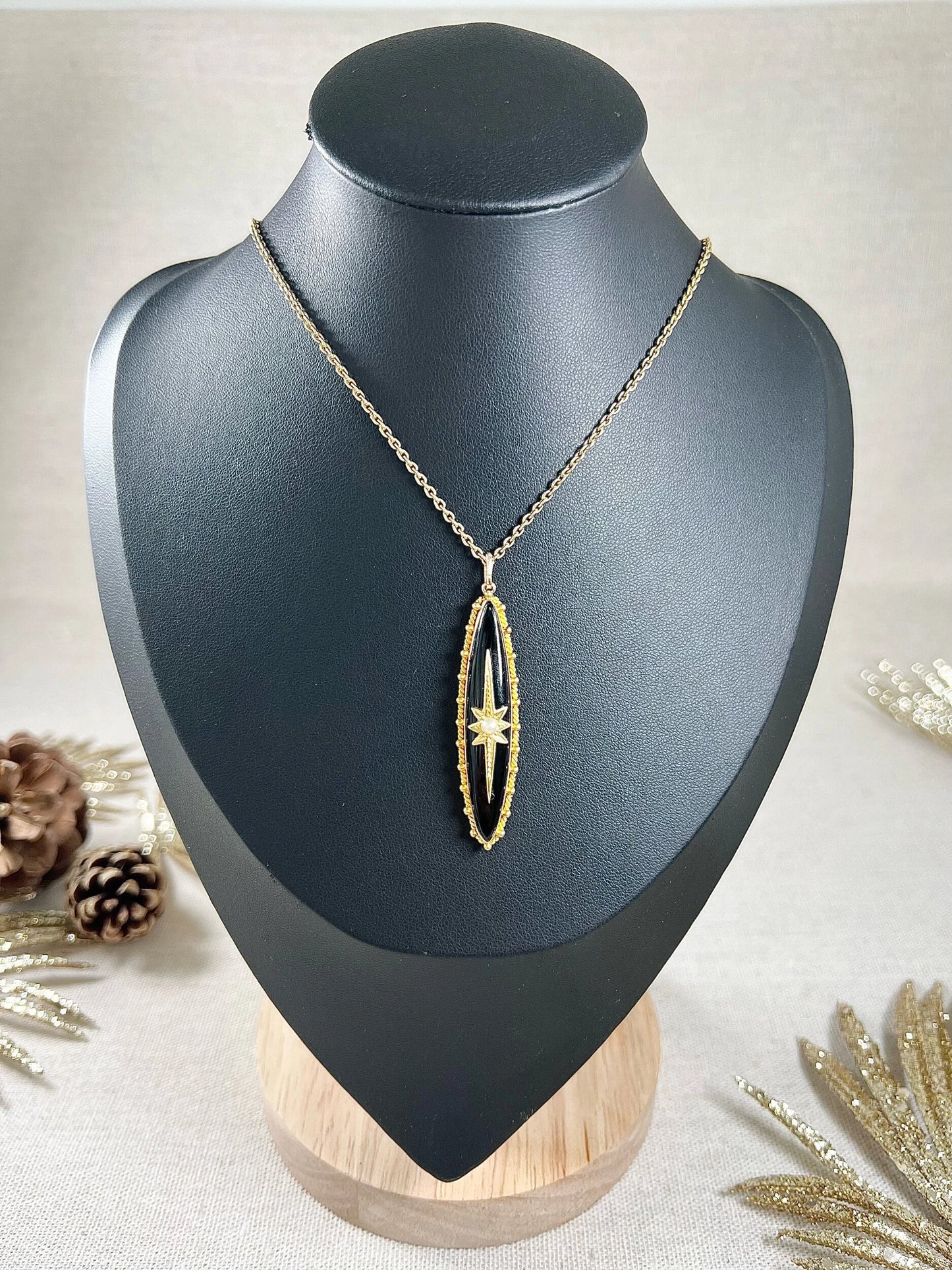 Victorian 15 Carat Yellow Gold Long Onyx Starburst Locket Pendant, Circa 1890