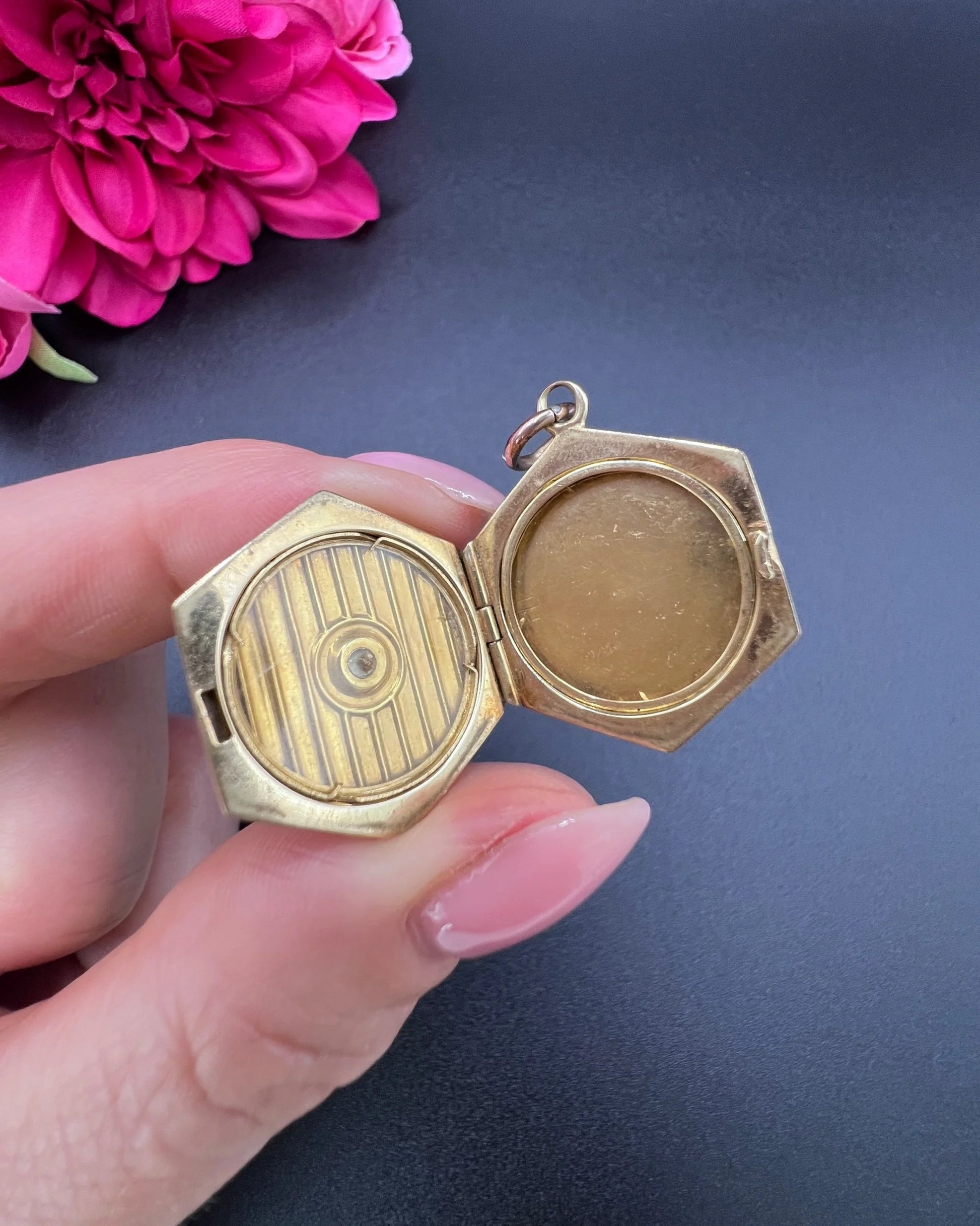 Antique 15ct Yellow Gold, Edwardian era White Enamel Hexagonal Locket