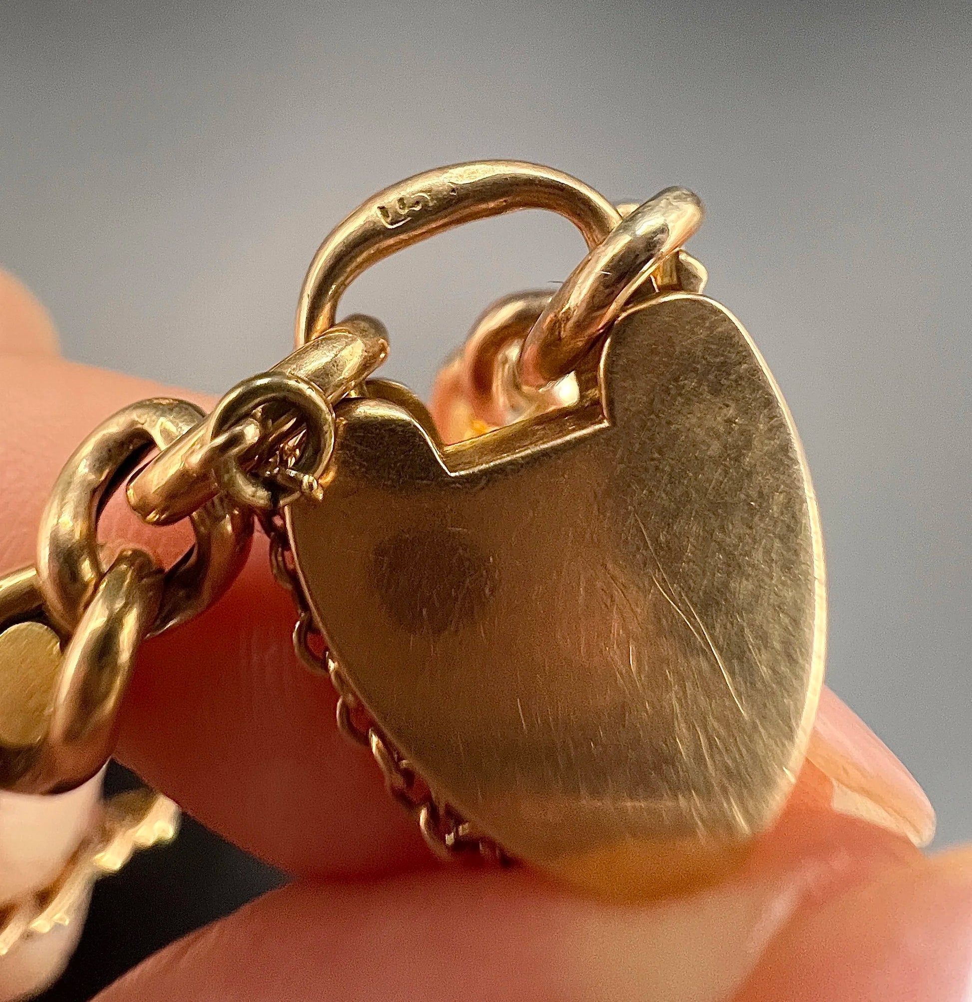 Victorian 15 Carat Yellow Gold Curb Link Turquoise and Pearl Bracelet with Heart Padlock