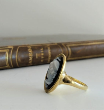 Antique Hardstone Medusa Cameo Ring in 18ct Yellow Gold