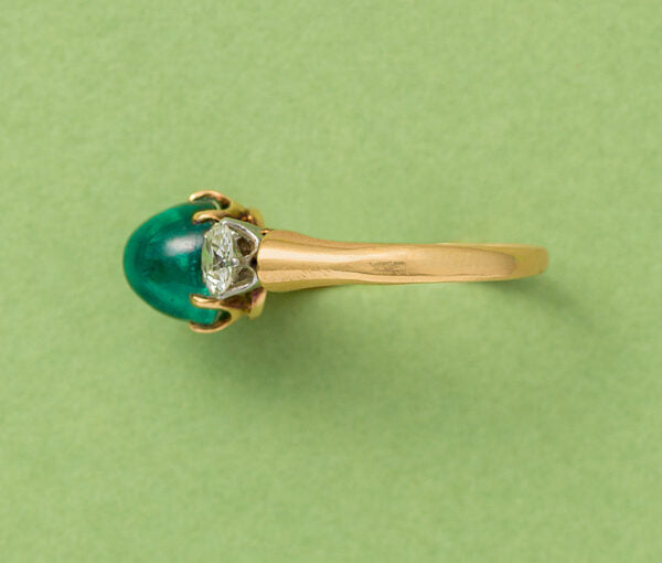 Antique Victorian 2ct Cabochon Emerald and Old Cut Diamond Three Stone Ring in 18ct Yellow Gold