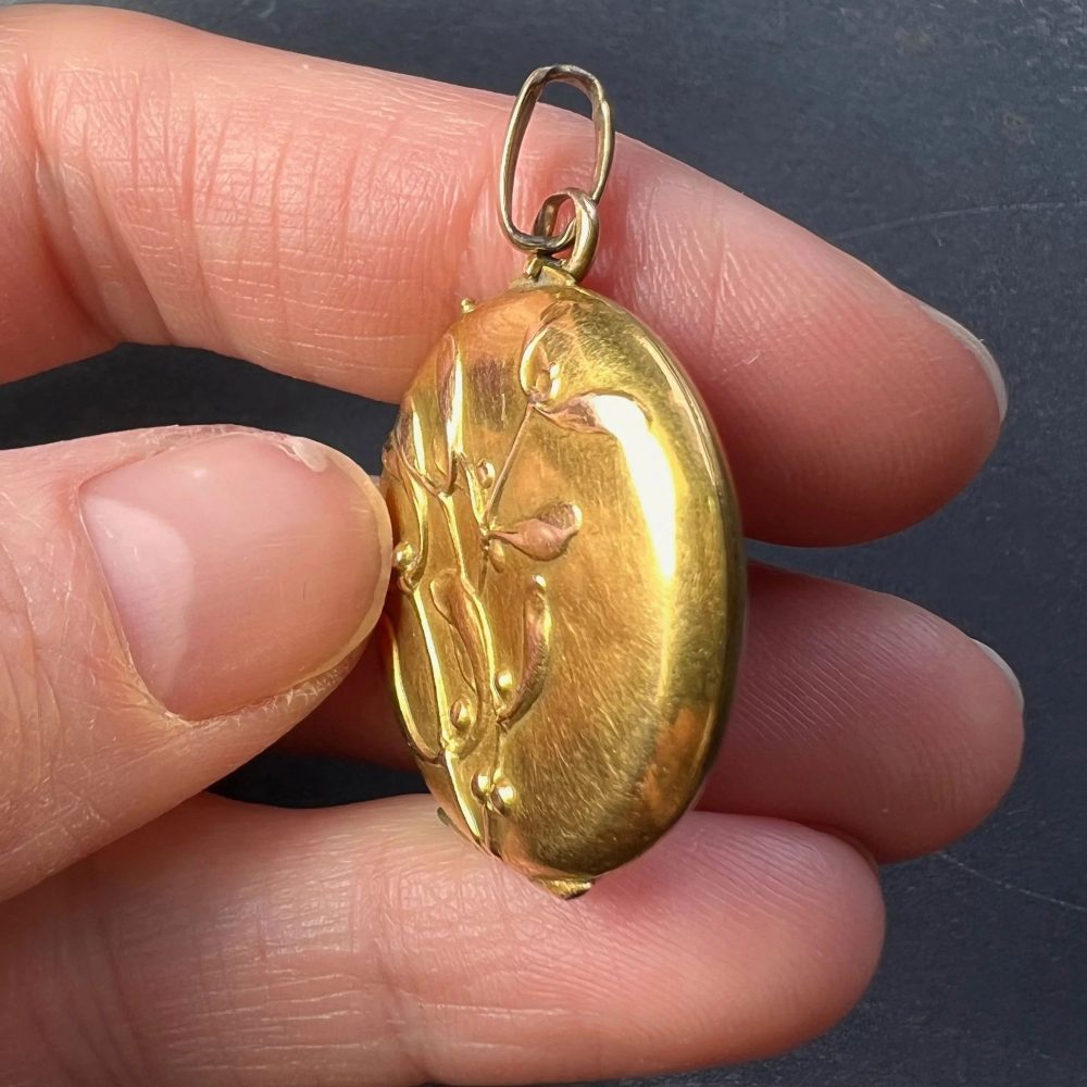 Vintage French 18ct Yellow Gold Mistletoe Locket Pendant