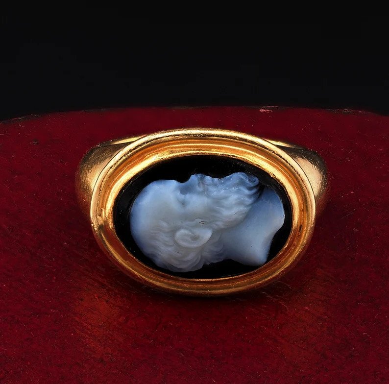 Antique Georgian Socrate Agate Cameo Ring in 18ct Gold