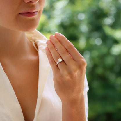 Certified 1.54ct Round Cut Diamond Solitaire Engagement Ring