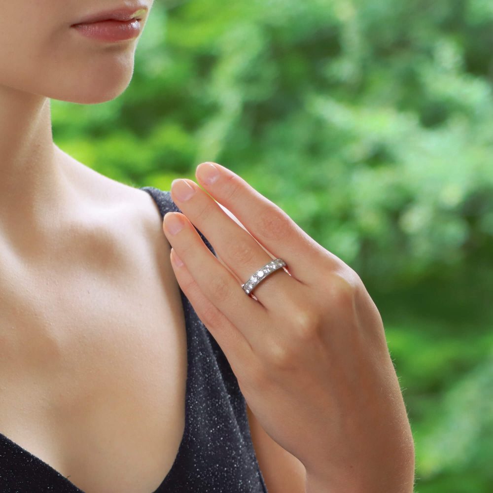 Round Brilliant Cut Diamond Full Eternity Ring in 18ct White Gold