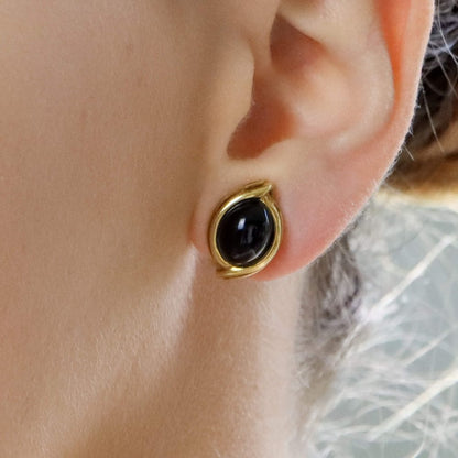 Onyx Cabochon Clip-On Earrings in 18 Carat Yellow Gold