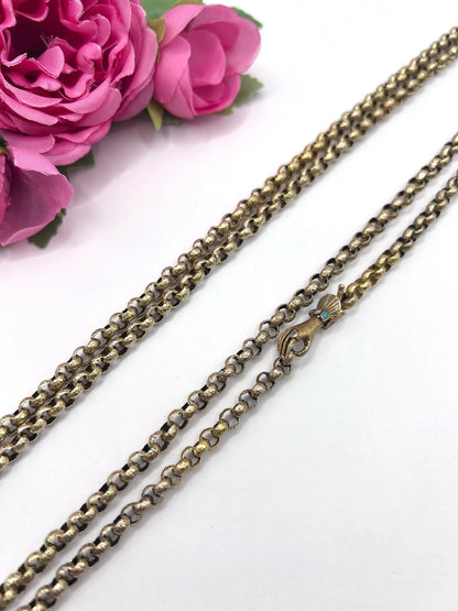 Georgian 15 Carat Gold Long Guard Necklace with Hand Clasp, Circa 1800