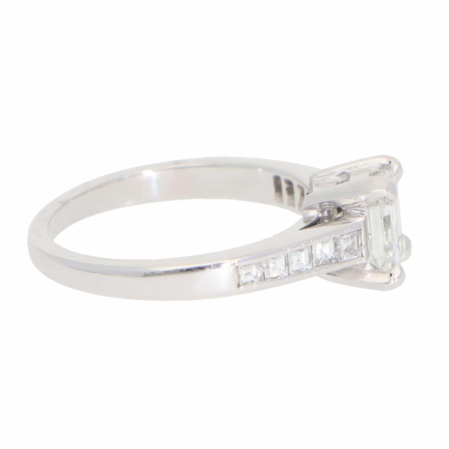 Diamond ring in platinum.