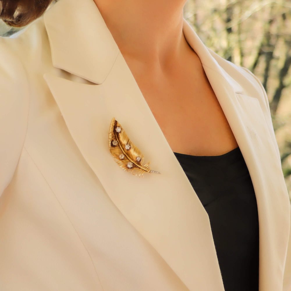 Vintage Diamond 18ct Gold Feather Brooch