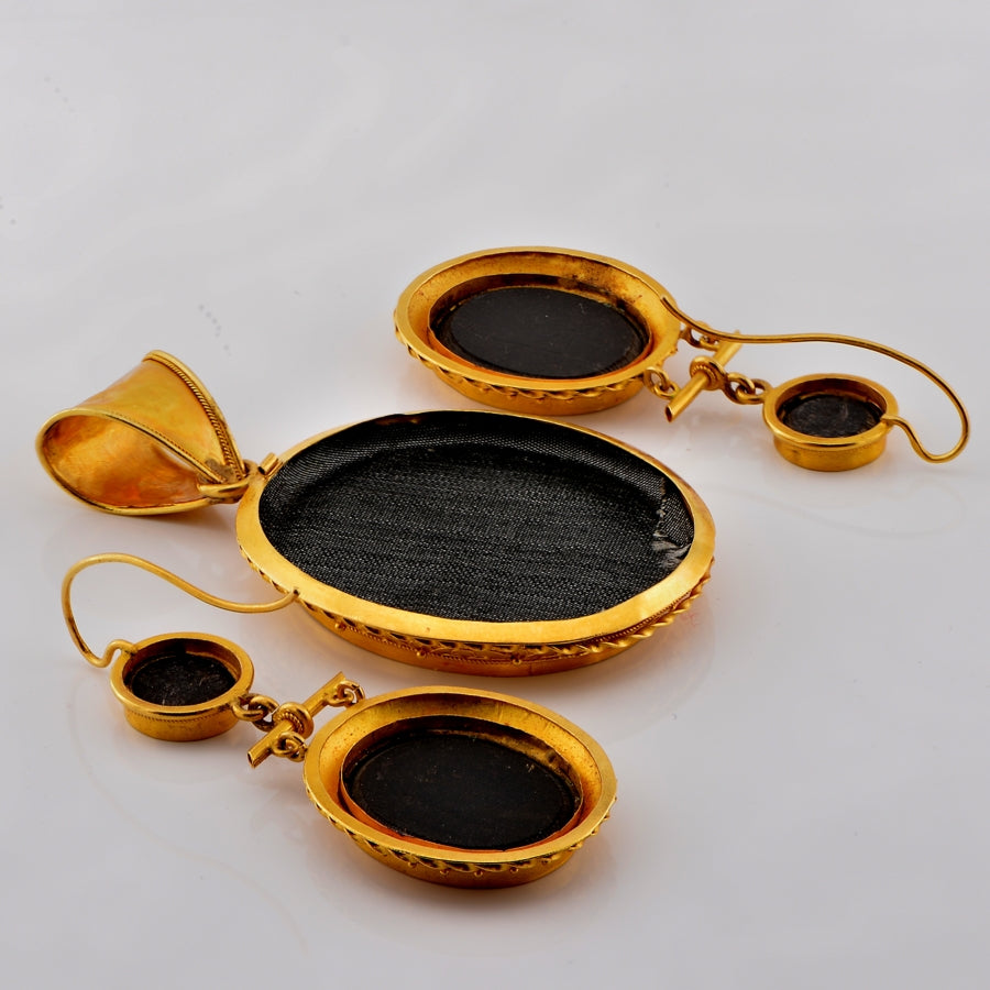 Victorian Antique Etruscan Revival 18ct Yellow Gold Pendant and Earring Set