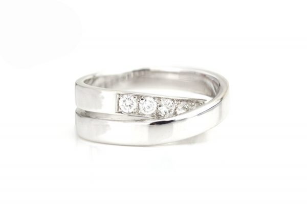 Vintage Cartier 1.00ct Diamond and 18ct White Gold Criss Cross Ring; 1.00 carat total, with original box. Made in France, Paris, Circa 1990s