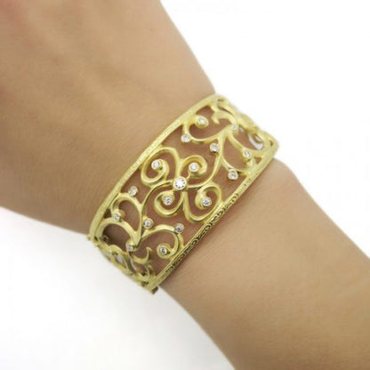 Vintage 18ct Yellow Gold Openwork Swirl Bangle Bracelet with 0.40cts Diamonds