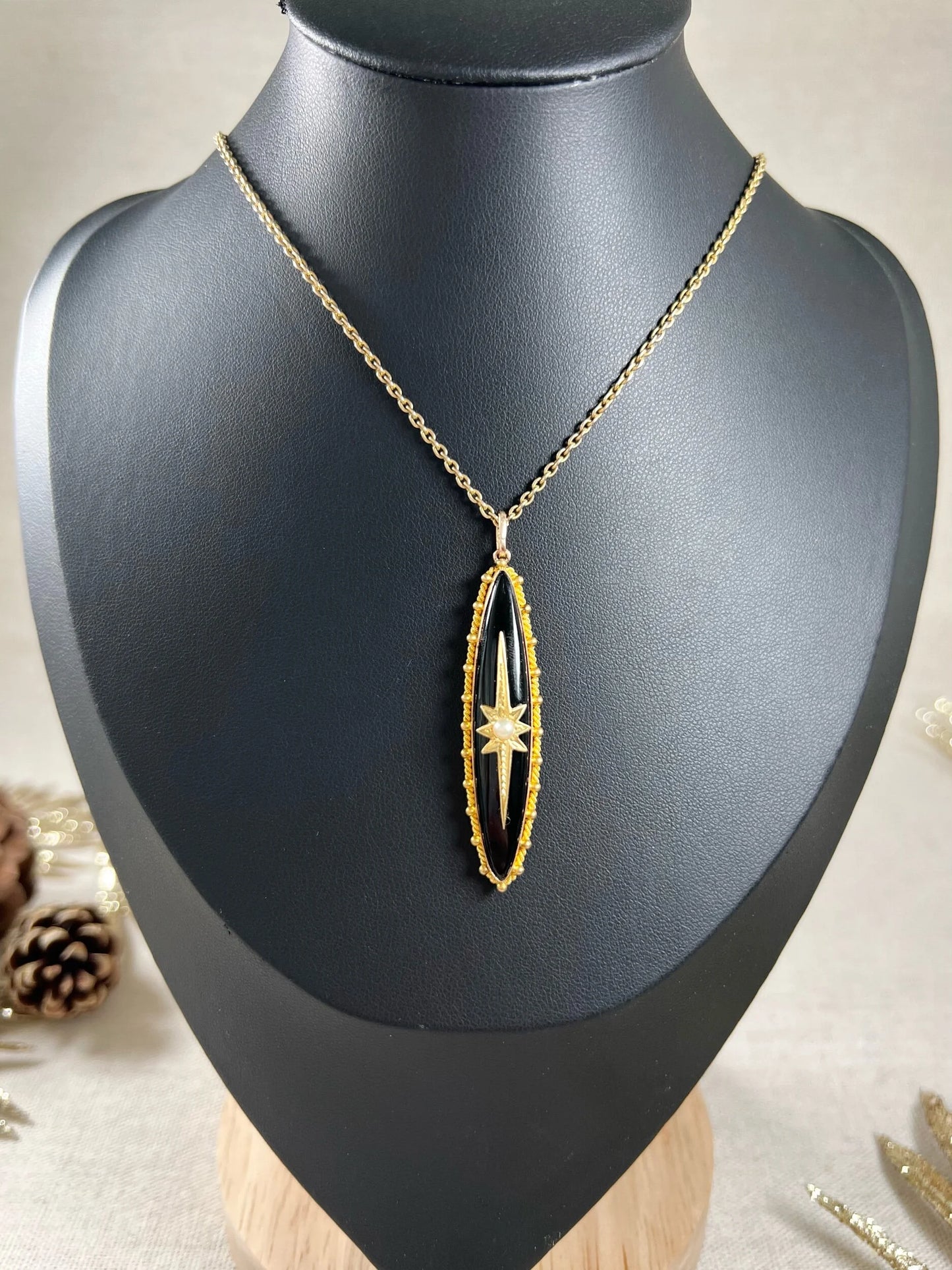 Victorian 15 Carat Yellow Gold Long Onyx Starburst Locket Pendant, Circa 1890