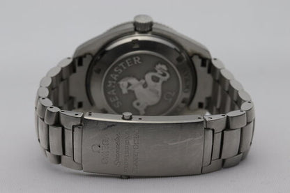 Omega Seamaster Planet Ocean 600M Automatic Stainless Steel Watch, ref 22015100, from 2009, black dial, date indicator, luminescent hands and hour markers, uni-directional rotating bezel, helium release valve, screw-down crown, sapphire crystal, steel bracelet strap