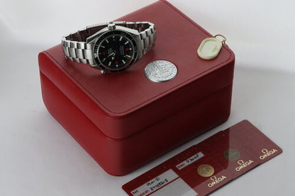 Omega Seamaster Planet Ocean 600M Automatic Stainless Steel Watch, ref 22015100, from 2009, black dial, date indicator, luminescent hands and hour markers, uni-directional rotating bezel, helium release valve, screw-down crown, sapphire crystal, steel bracelet strap