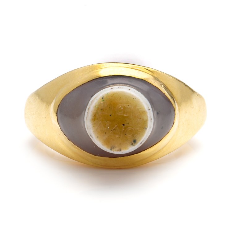 Antique 22ct Yellow Gold Ring with white and grey hardstone bearing Greek lettering