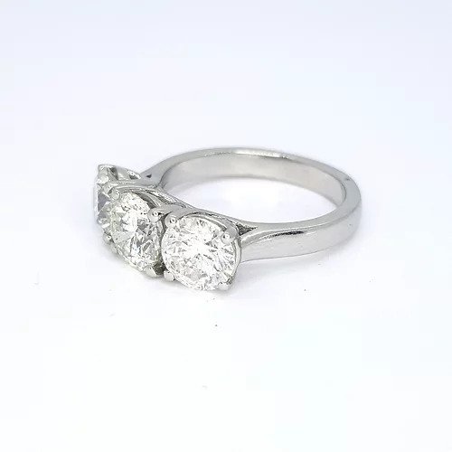 Traditional Three Stone Diamond Ring in Platinum, 2.85 carat total