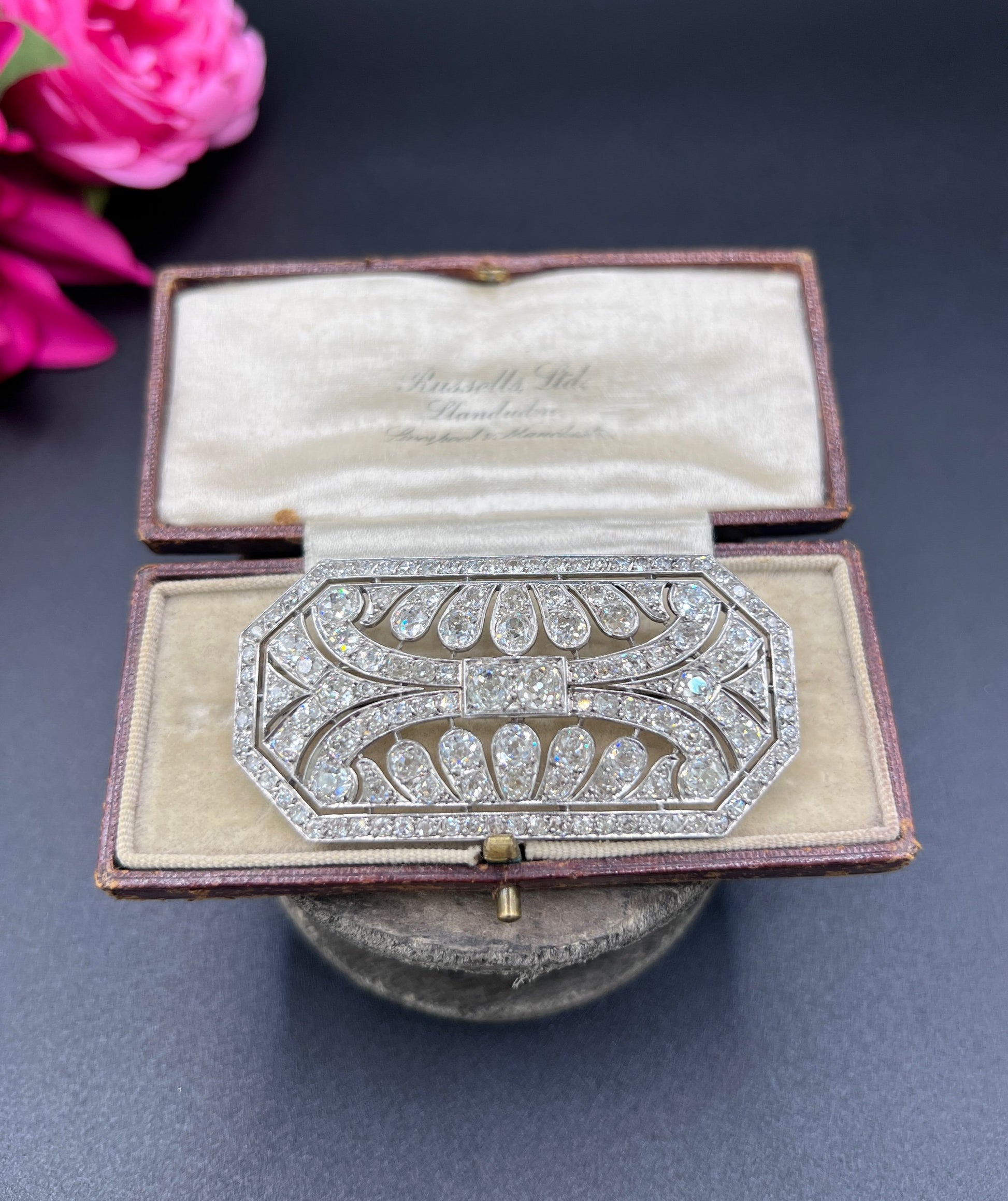 Antique Platinum, Edwardian era 10 Carat Diamond Openwork Brooch