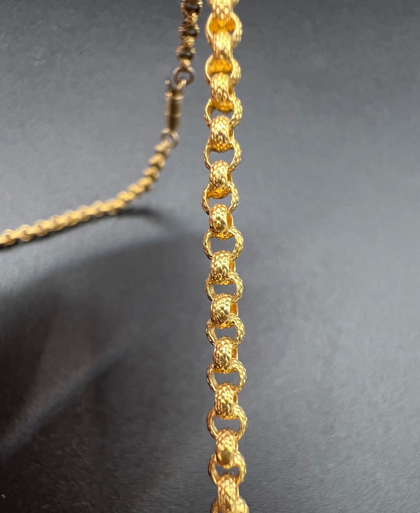 Georgian 18 Carat Gold Chain Textured Round Belcher Link Necklace, Circa 1825