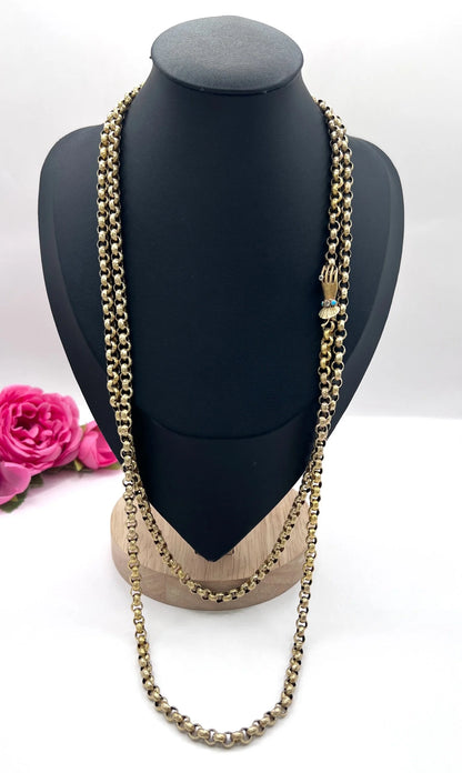 Georgian 15 Carat Gold Long Guard Necklace with Hand Clasp, Circa 1800