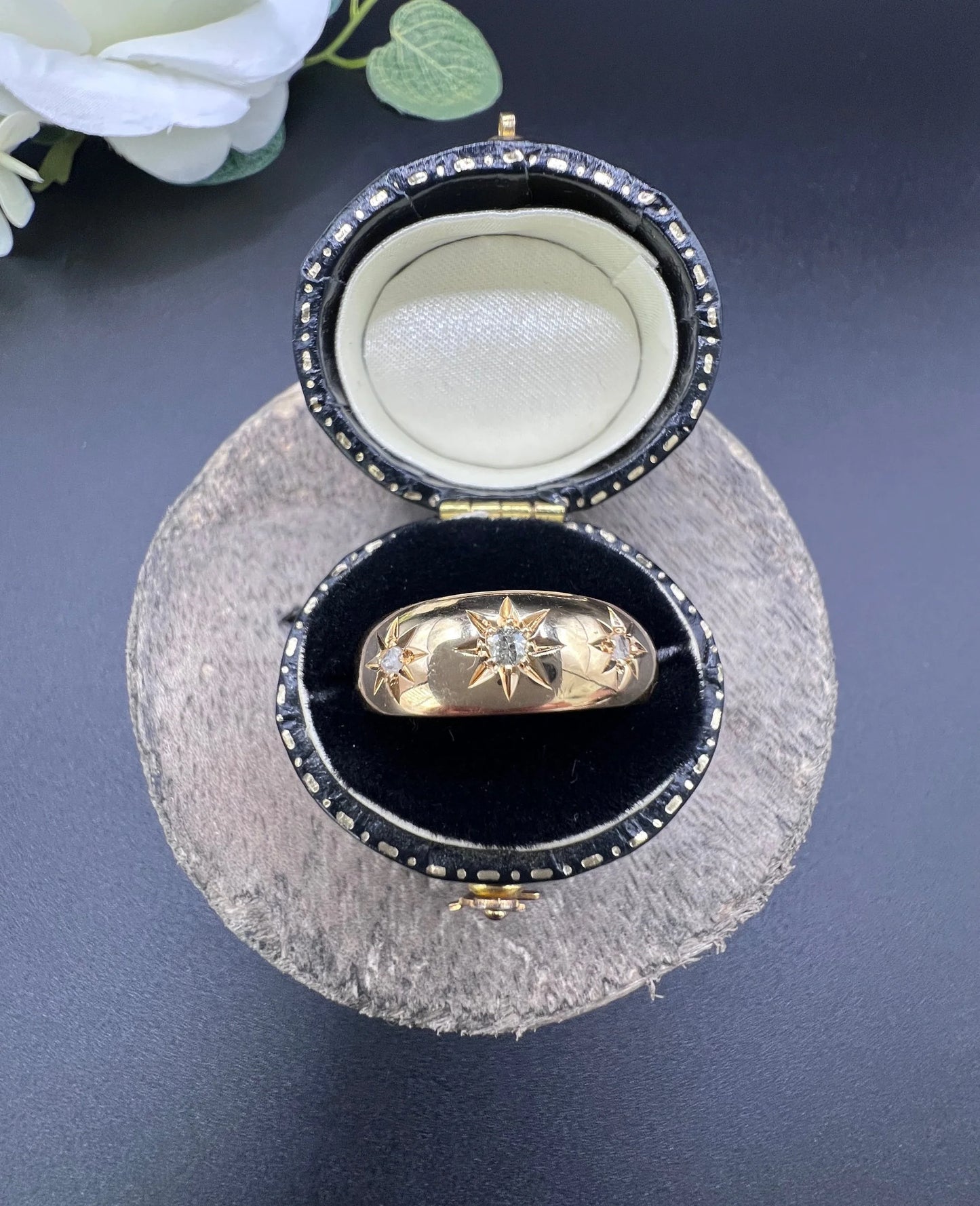 Antique 18 ct Gold, 3 Stone Diamond Gypsy Band Ring