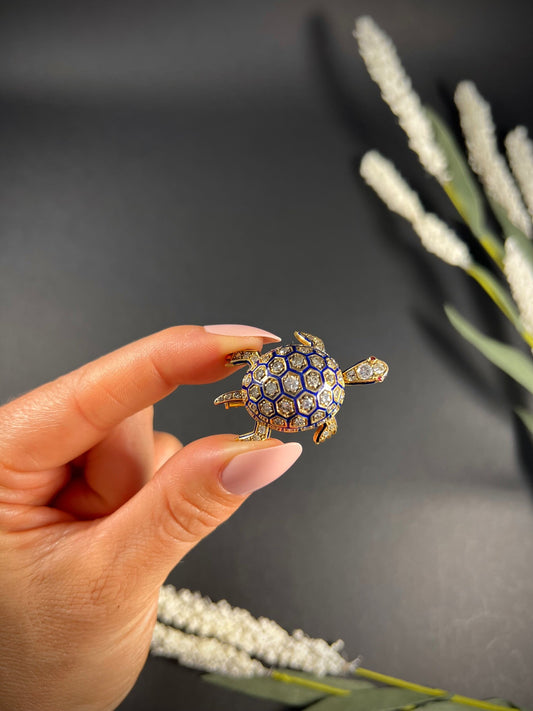 Art Deco 18 Carat Yellow Gold, Blue Enamel and Diamond Tortoise Brooch, 2.00 Carats