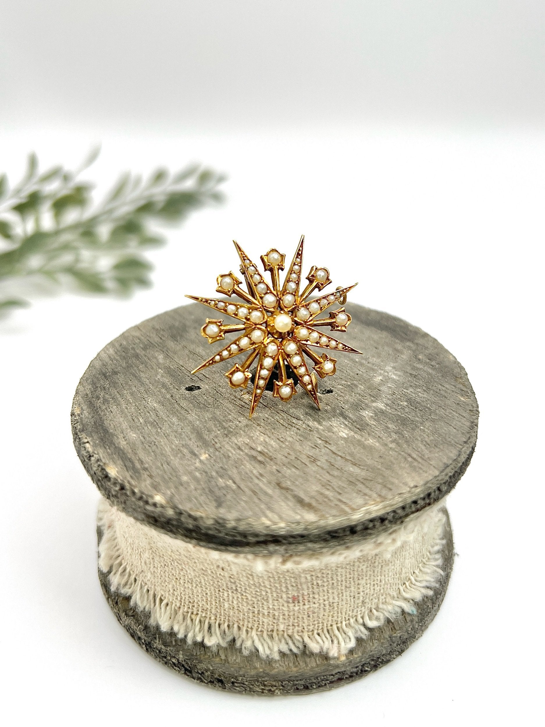 Antique 15 ct Yellow Gold, Edwardian Seed Pearl Star Pendant/Brooch