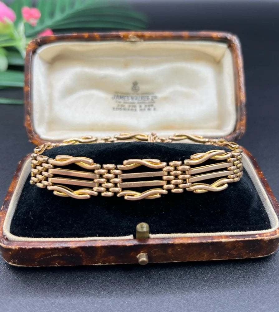 Antique Gate Bracelet In 15 Carat Yellow Gold