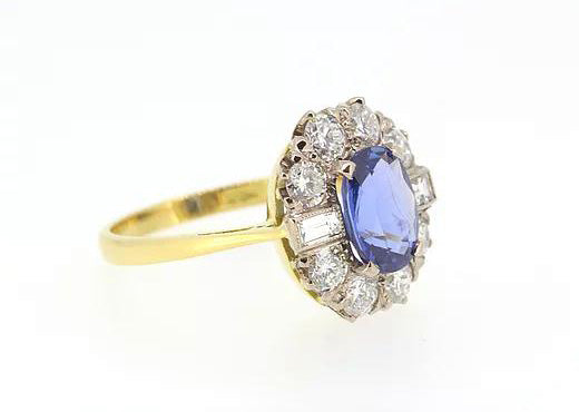 Sapphire and Diamond Cluster Ring, 2.46 carat total, 18ct Gold