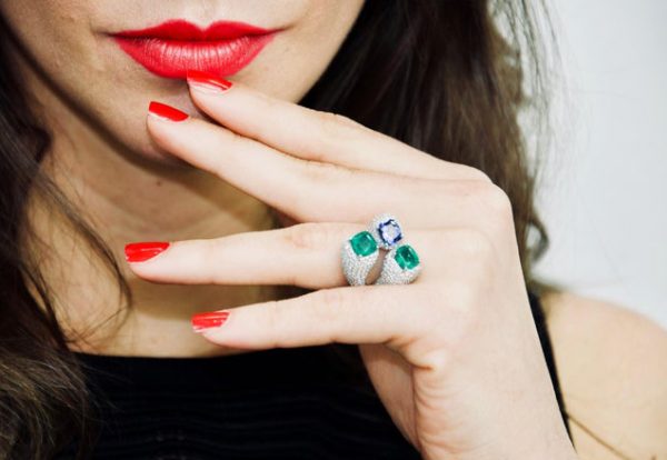 Diamond, Emerald and Tanzanite Cocktail Ring, 6.58ct total, 18ct Gold