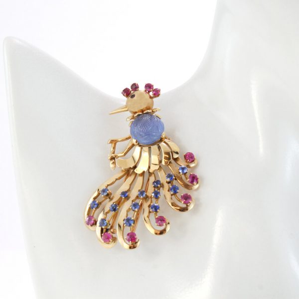 Vintage 2.50ct Carved Sapphire and 18ct Gold Peacock Brooch, c.1970s