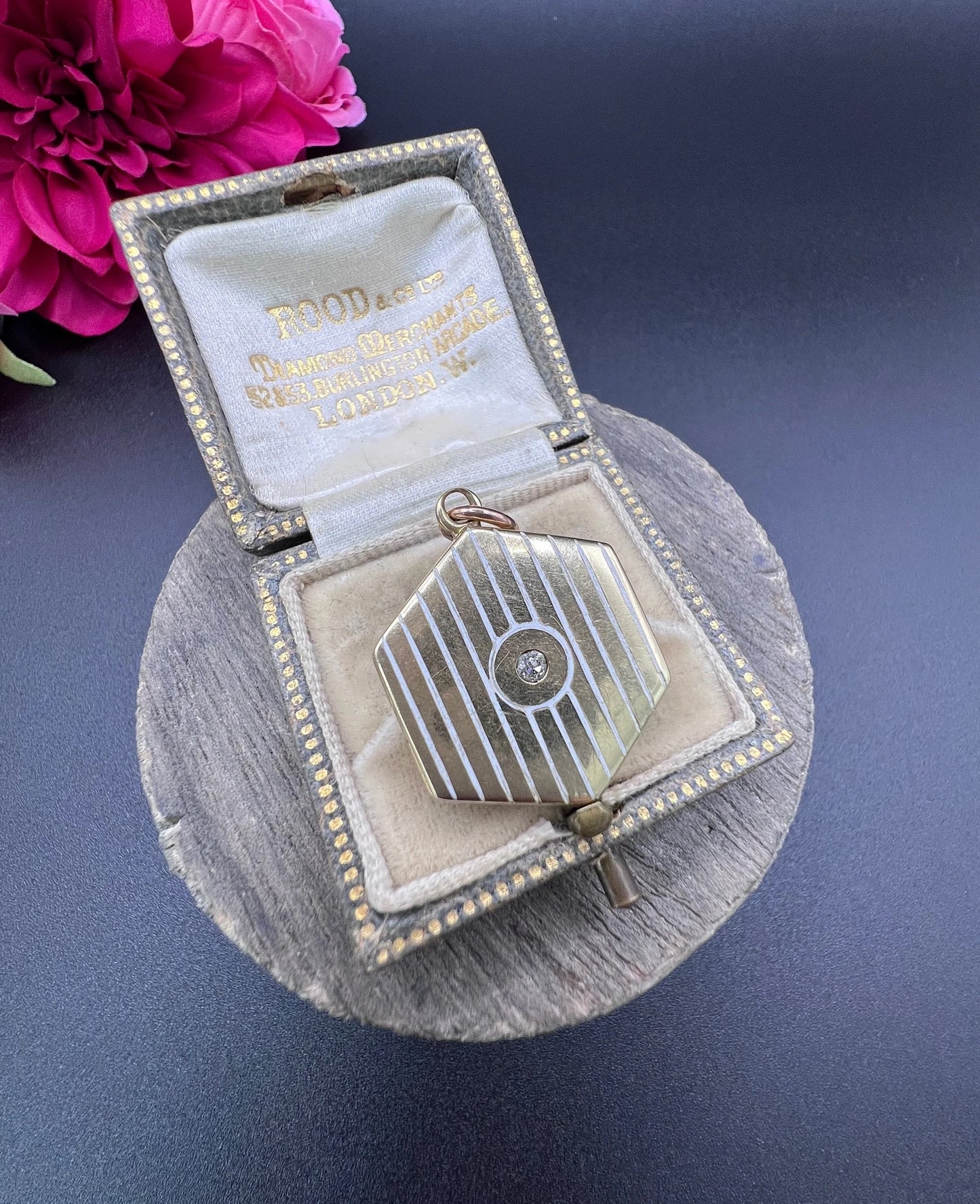 Antique 15ct Yellow Gold, Edwardian era White Enamel Hexagonal Locket