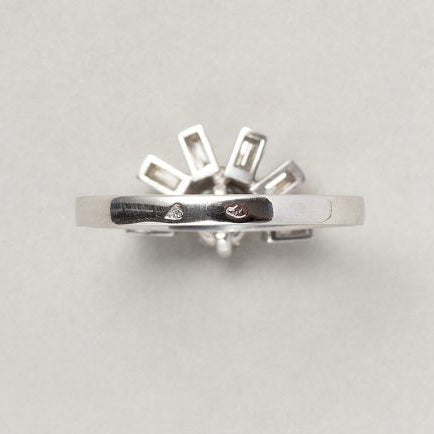 Contemporary French Diamond Sunburst Cluster Ring