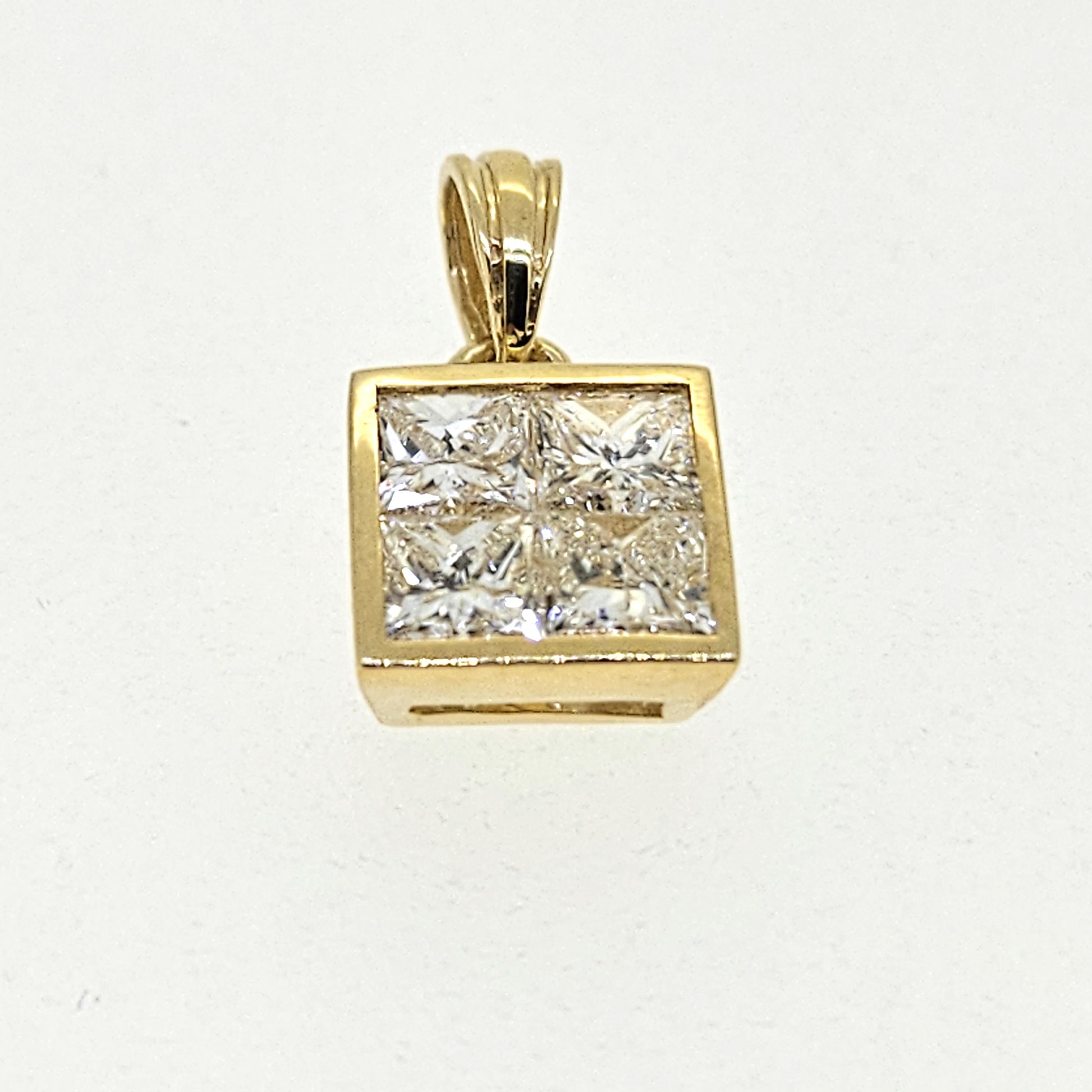0.83ct Princess Cut Diamond Square Pendant in 18ct Gold