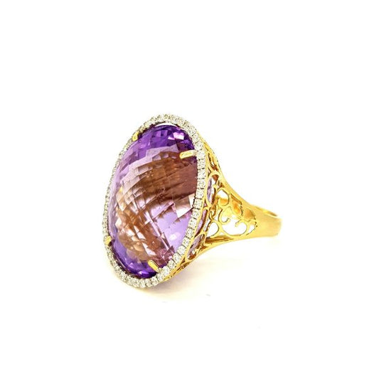 Amethyst and Diamond Oval Cluster Ring in 14ct Yellow Gold, 30.00 carats