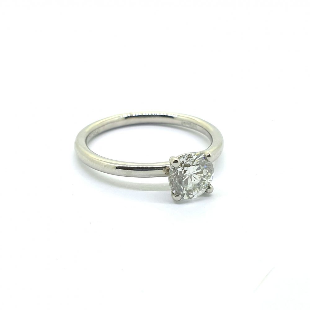 GIA Certified 0.90ct Diamond Solitaire Ring in Platinum