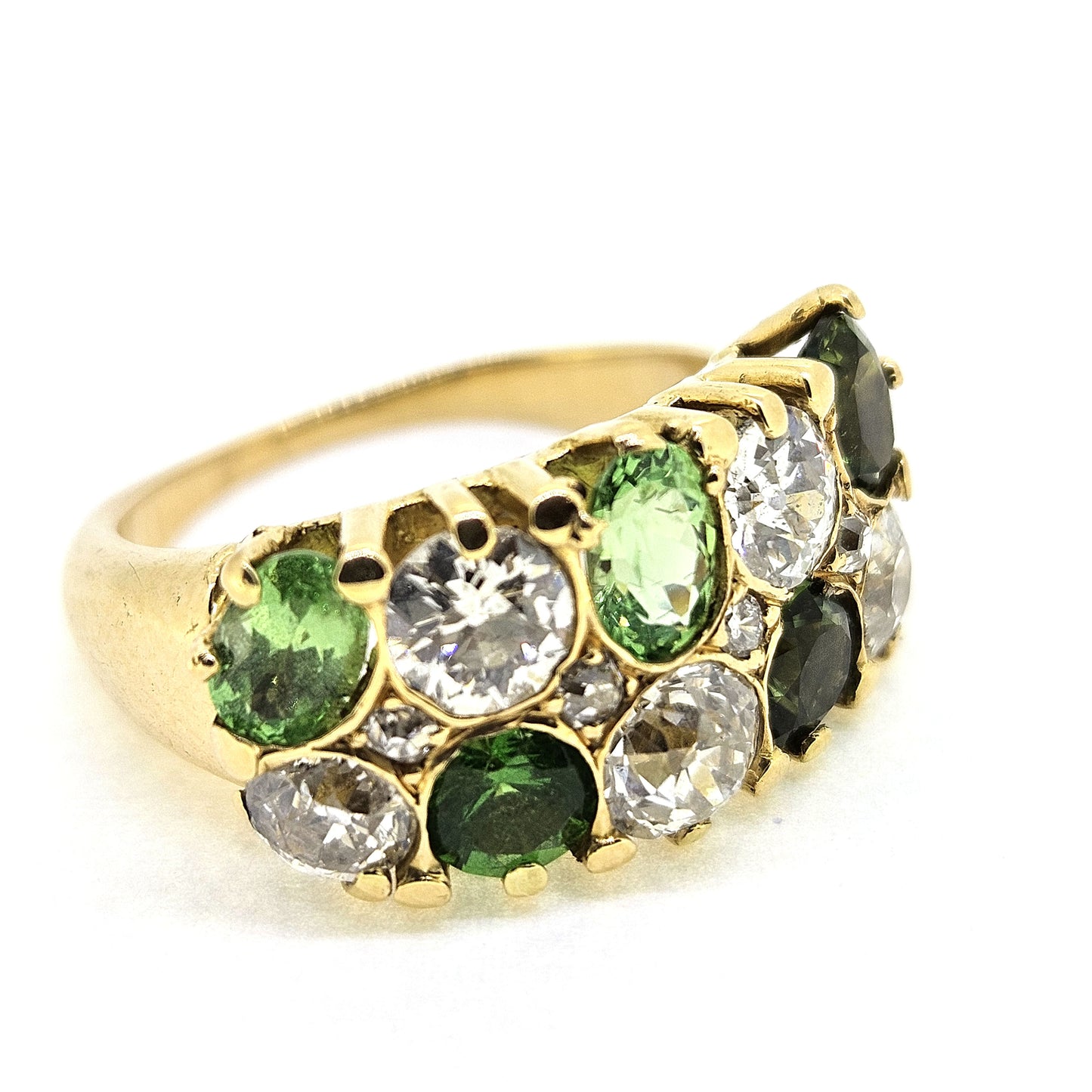 Green Garnet and Diamond Ring 18ct O/c dia.