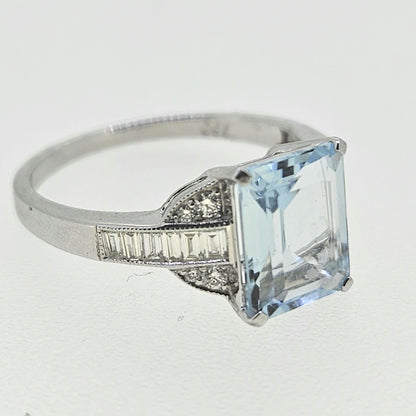 Aquamarine and DiamondCluster Ring Aq1.83 D.31 18ct