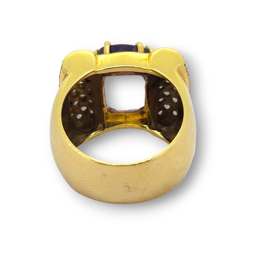 Vintage Retro 1940s Amethyst and Diamond Tank Ring, 18ct yellow gold tank ring featuring a central amethyst flanked by diamond studded shoulders