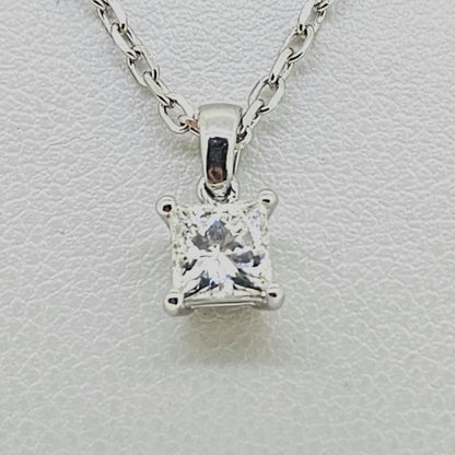 Princess Cut Diamond and Chain D.52 18ct