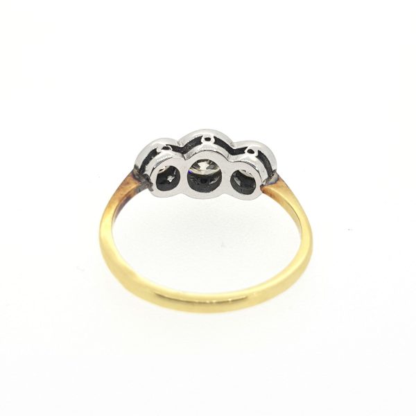 1.10ct Diamond three stone ring in 18ct gold