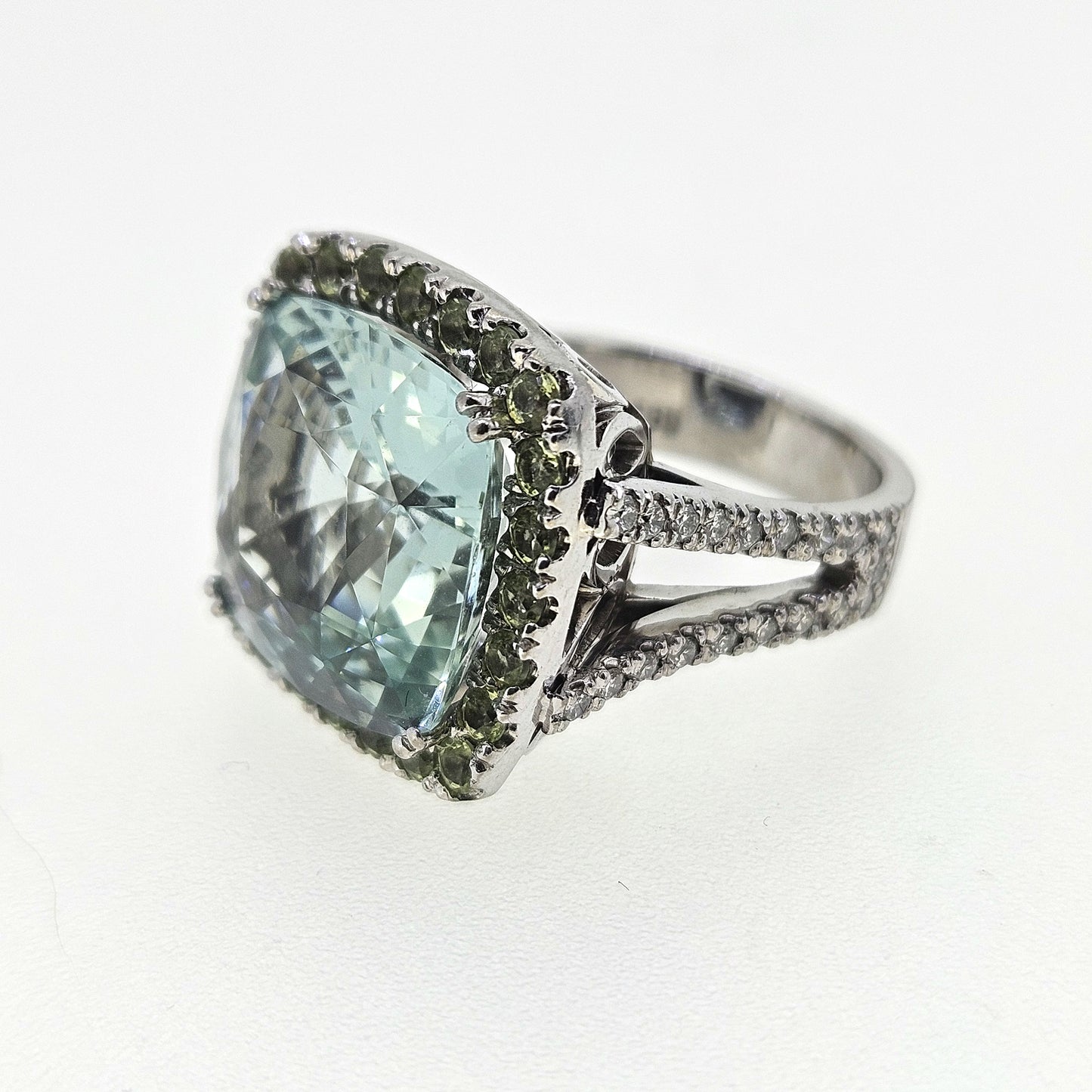 Aquamarine, Peridot and Diamond Ring Aq Est 10cts
