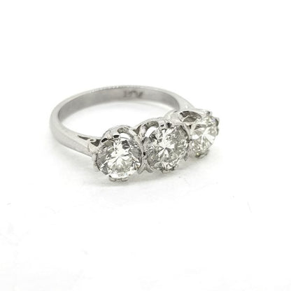 Diamond Three Stone Ring in Platinum, 2.40 carat total, traditional diamond trilogy ring featuring three claw-set round brilliant-cut diamonds
