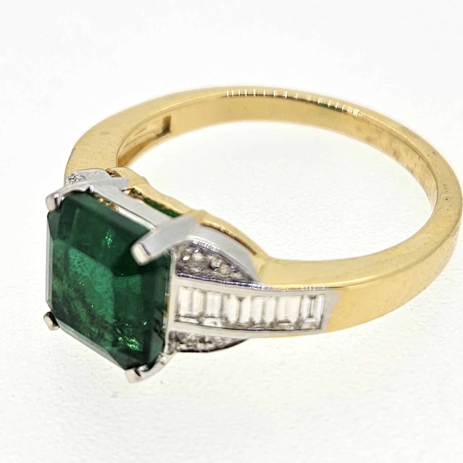 Emerald and Diamond Cluster Ring Em2.30 D0.28