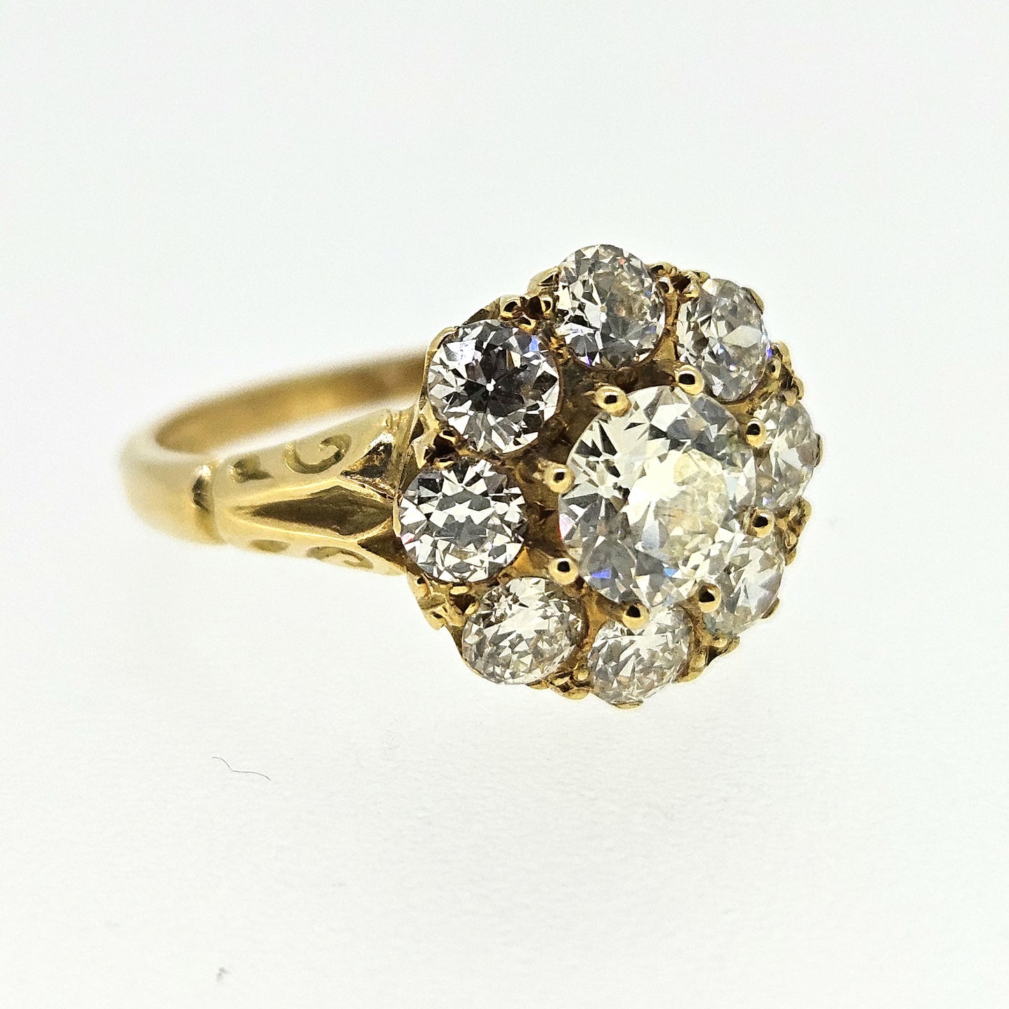18 Carat Yellow Gold Old-Cut Diamond Daisy Cluster Ring, 2.00 Carats