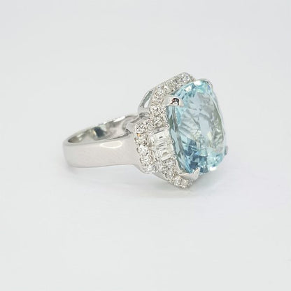 Cushion Cut Aquamarine and Diamond Cluster Ring in 18ct White Gold, 9.91 carats