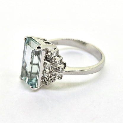 3.75ct Aquamarine Ring with Stepped Diamond Shoulders