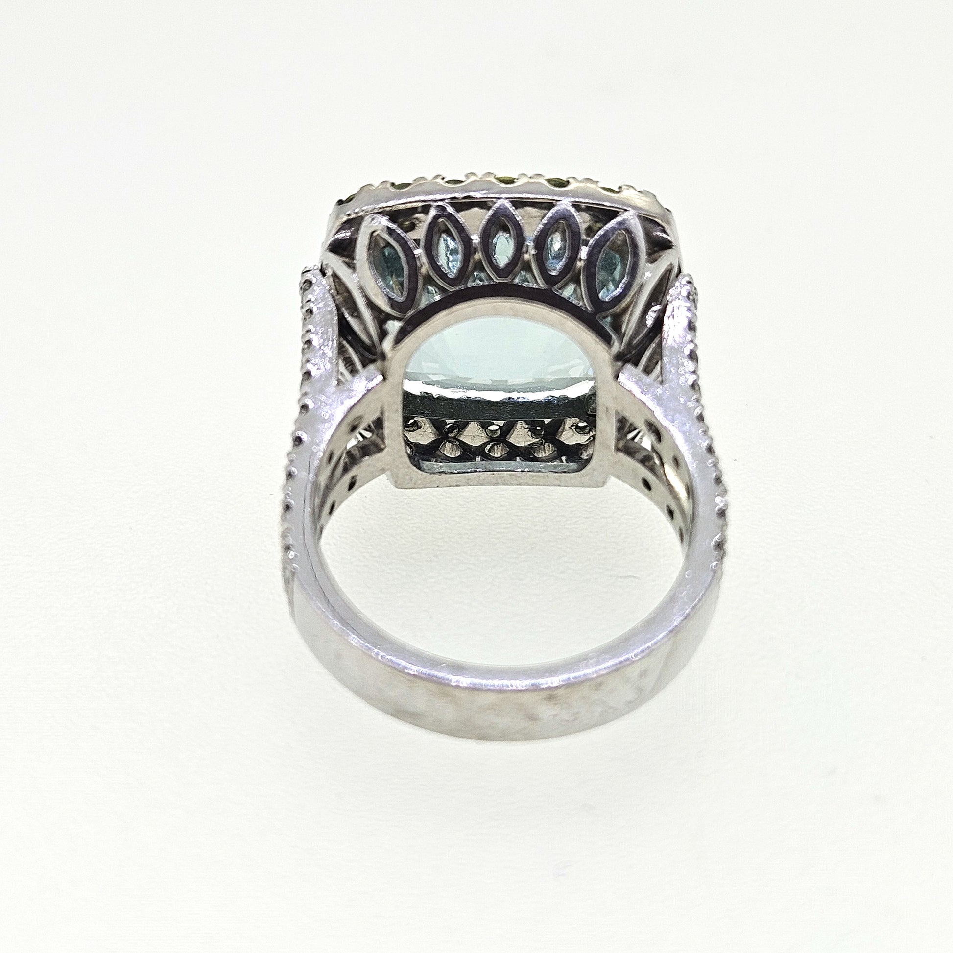 Aquamarine, Peridot and Diamond Ring Aq Est 10cts